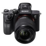 Kit de cámara híbrida Sony Alpha 7 III negra + objetivo FE 28-70 mm f/3.5-5.6 OSS II negro